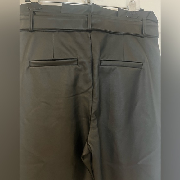 Women’s loose paper bag coated pants from Vero Moda - Picture 5 of 9